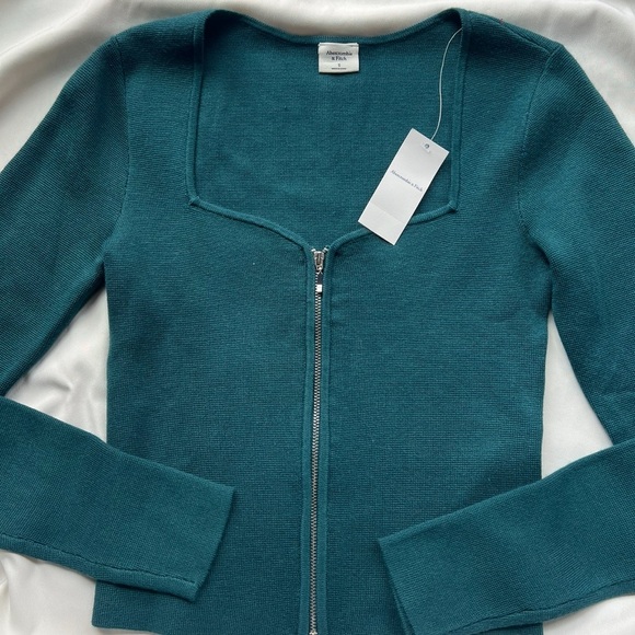 NWT Abercrombie & Fitch Long Sleeve Top✨ - Picture 5 of 6